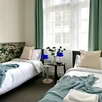 Expo Sniadeckich Apart Otel Poznan