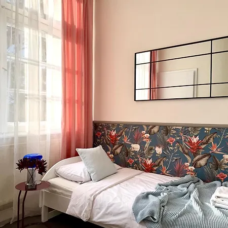 Expo Sniadeckich Apart Otel 3*